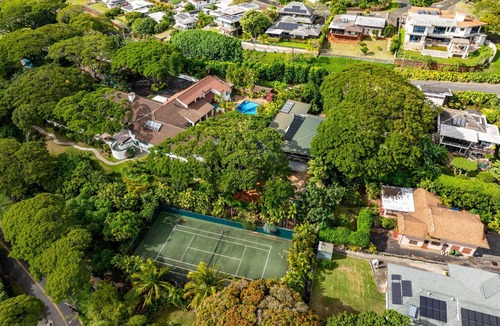 Makiki House | Tantalus Glass House: 3BR Hillside Estate w/Panoramic Views