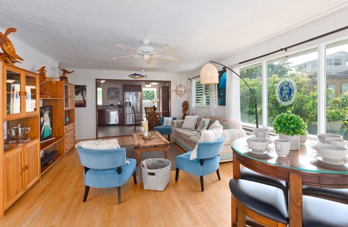 Kahaluu Bay House | The Mai Tai Manor with unobstructed views of the ocean!