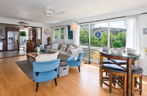 Kahaluu Bay House | The Mai Tai Manor with unobstructed views of the ocean!