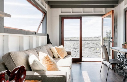 Pahoa House | THE PHOENIX HOUSE - EPIC Tiny Home Gem on Volcanic Lava Field!