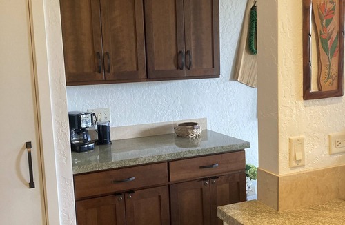Historic Kailua Village Condo | The Seaview at Kona Pacific, 5th floor, Ocean view, 1 Bed/2 Bath