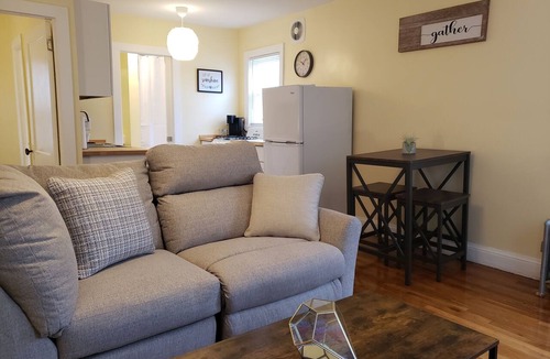 Providence Apartment | The West Loft at Dartmouth Avenue *New 1-Bed Apt
