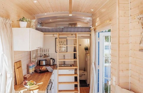 Poseritz House | Tiny House in the Artist's Country House – Nature, Peace, and Special Moments at Mellnitz Bay