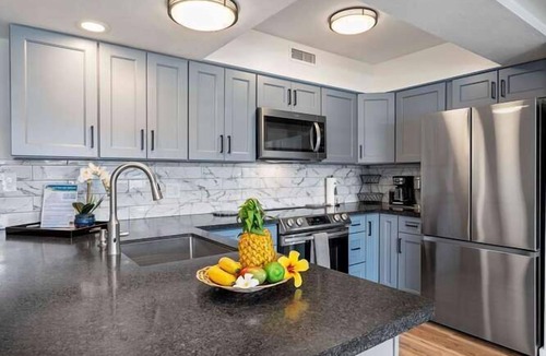 Kailua-Kona Condo | 🏖️Top Floor Kona Condo | Elevator + W/D + Ocean View