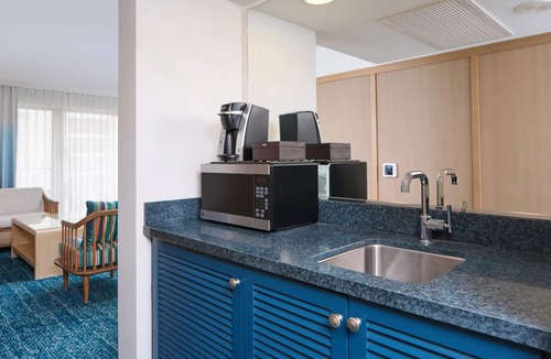 Waikiki Resort | Tropical Dream Right on Waikiki Beach! Unit w/Balcony | Outdoor Pool