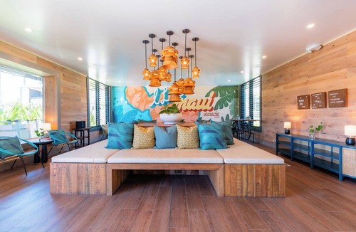 Kahului Hotel | Tropical Dream! Seaside Property, Outdoor Pool, Steps to Ho’aloha Park Beach!