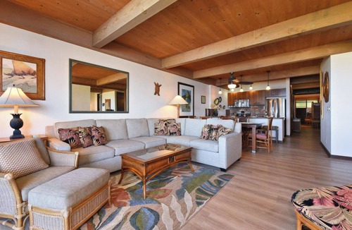 Kahana Condo | Two Oceanfront units in Kahana - Sleeps 17 in total. Perfect for big groups!