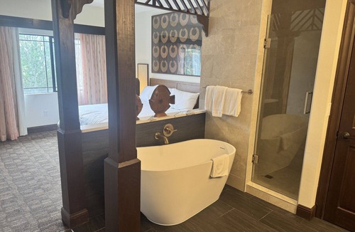 Kailua-Kona Resort | Ultra‑Rare Ironman Week Availability: 2‑Bedroom Deluxe at Wyndham Kona Hawaiian!