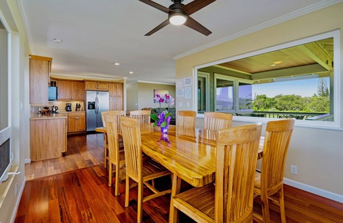 Makawao House | Upcountry Short Term Rental Home with Ocean and Mt Views, Close to Makawao Town.