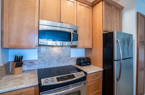 Wailea Condo | Updated Designer Condo w/Ocean Views within five minutes to the beach