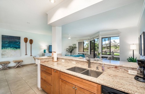 Wailea Condo | Updated Designer Condo w/Ocean Views within five minutes to the beach