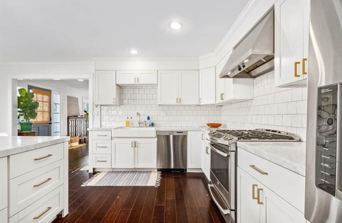 Manoa House | Updated Manoa Home with Spool - Walk to UH