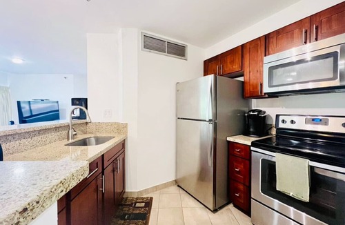 Downtown Honolulu Apartment | Urban Oasis in Honolulu: Comfort & Parking