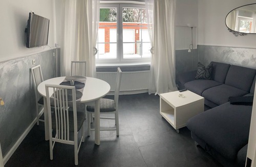St Lorenz Apartment | Vacation apartment Niemann 1 in a former farmhouse, 15 minutes by car to the beach