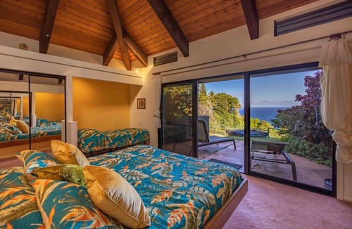 Haiku Resort | Villa Farm Stay w/Ocean Views on Road to Hana
