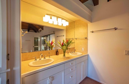 Haiku Resort | Villa Farm Stay w/Ocean Views on Road to Hana