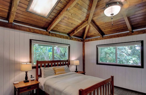 Kehena Beach Estates House | Vintage Hawaii Home 1 Minute Walk To Kehena Beach
