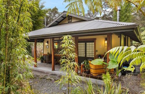 Volcano House | Volcano Tea House Cottage-SpaBath-HotTub-FirePlace