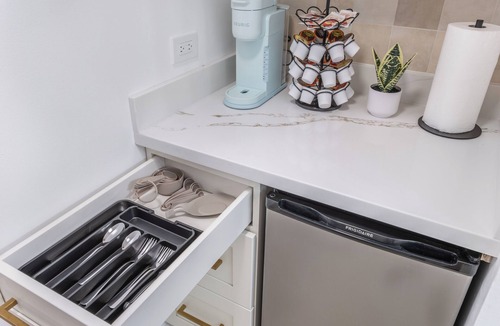 Waikiki Apartment | Waikiki Gem! Renovated, Steps Away From The Beach!