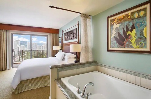 Waikiki Resort | Waikiki | Waikiki Lagoon Escape | Pool & Beach | 1BR
