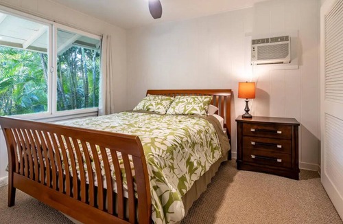 Pupukea Cottage | Waimea Bay Cottage - Steps to beach, AC