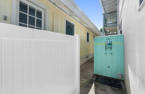 Kailua House | Wake to the waves at “The Eddie” - 3 bed/2 bath