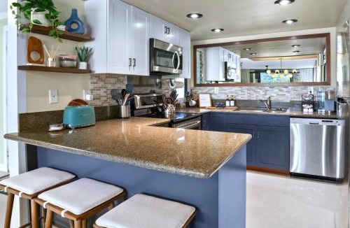 Princeville Apartment | Walk to Beach | Pool, Spa, AC | Resort Stay for 7!
