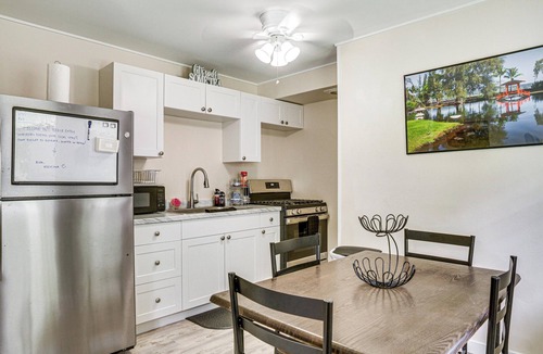 Hilo Condo | Walk to Dining & Local Markets! Hilo Getaway