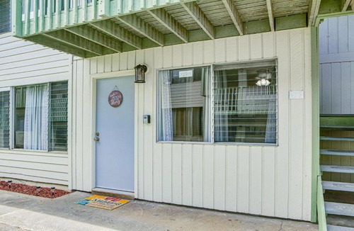 Hilo House | Walk to Dining & Local Markets! Hilo Getaway