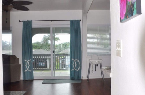 Hauula House | Walk to Ocean from house- close to BYU-H & Polynesian Cultural Cntr 3 bed 2 bath