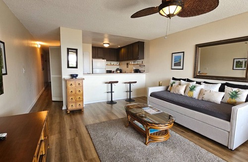 Historic Kailua Village Condo | Walk to the Beach | Downtown Kona Condo with Pool Access