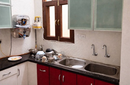 Kirti Nagar Apartment | West delhis 2 bedroom apartment with Ac kitchen,drawing and dinning room , lift