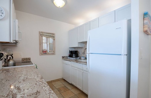 Historic Kailua Village Condo | Wonderful Oceanfront Condo 🌊 Spectacular Views From The Lanai! 🏄‍♀️ Hale Kona Kai 408