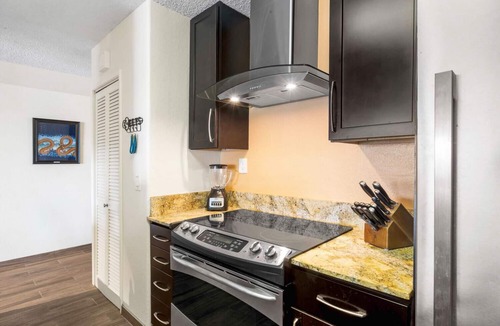 Historic Kailua Village Condo | WOW! Stunning Kona Reef Direct Oceanfront Condo-Top Floor, Gorgeous Sunsets, A/C
