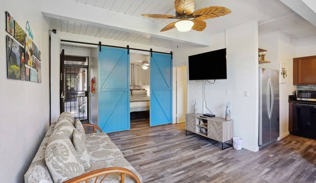 < 1 Mi to Beach + Town! Airy Kailua-Kona Condo