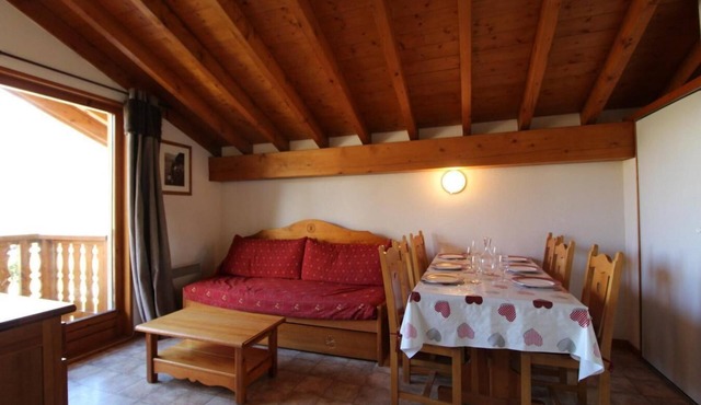 100m from resort center, 3rd floor, view mountain, balcony, tv, ski locker, 39m², Val Cenis in Lanslevillard