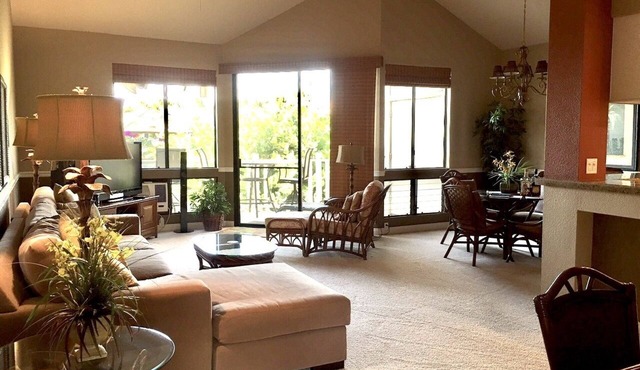 125+ 5star REVIEWS SAYS IT ALL! All upgraded/vaulted ceil/Golf & Ocean view!