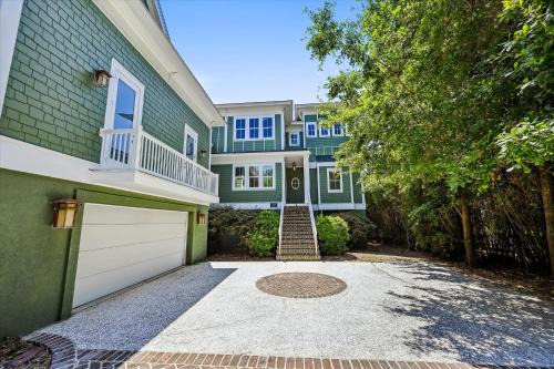 18 Sand Dollar Road- Oceanfront, Large Private Pool, Hot Tub Free Activities Included in Hilton Head Island