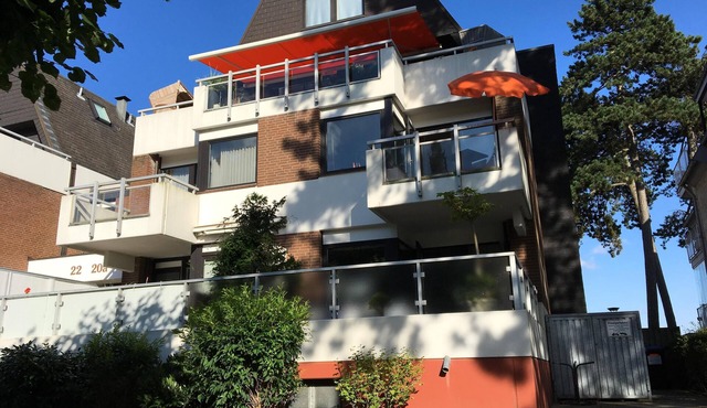 1st beach row Kaiserallee incl. WLAN, 2 bicycles, beach chair package possible in Lübeck