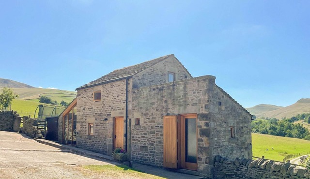 2 bedroom accommodation in Hayfield, High Peak in Little Hayfield