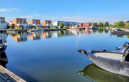 2 Bedroom Awesome Home In Oude Tonge in Oude-Tonge