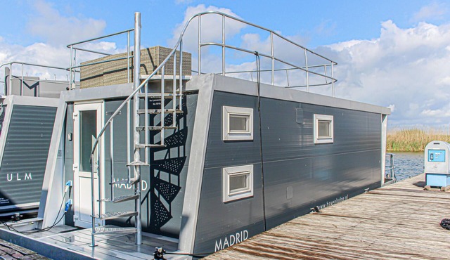2 bedroom awesome ship in Lelystad in Lelystad
