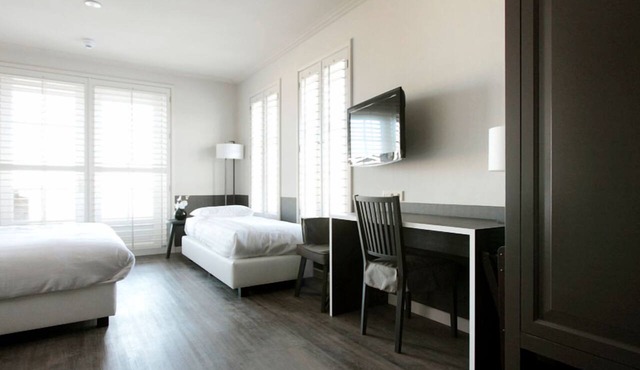 2 Relaxing Haven Near Naarderbos Trails, Nature Reserve & Cultural Attractions in Huizen