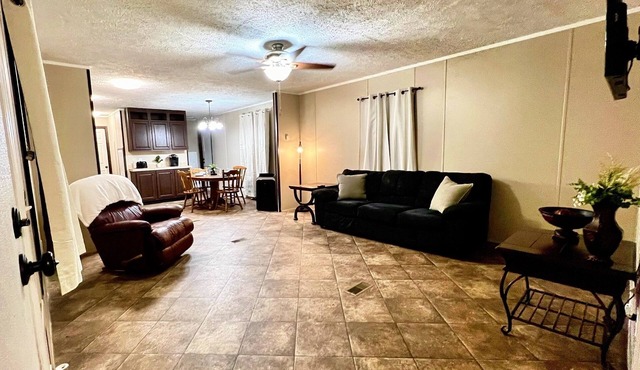 3-bedroom home in quaint Sorrento with AC, WiFi, pond in Sorrento