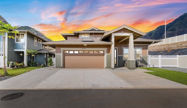 3-bedroom house in Mākaha Valley with possibility to add ADU if available