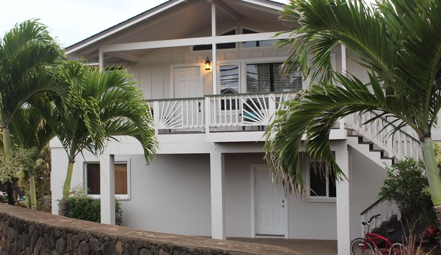 3 Bedroom, Partial Ocean View, with A/C, Close to Hukilau Beach, 30 Day
