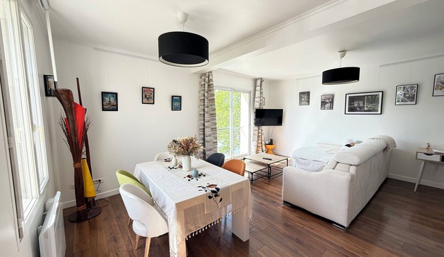 70m² duplex apartment Marne view - 5 pers, quiet, near Disneyland & train station in Pomponne