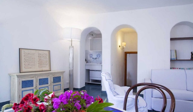 Actea, with private terrace and panoramic view in Forio