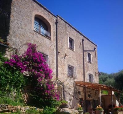 Agriturismo LE CASE ROTTE in Balestrino