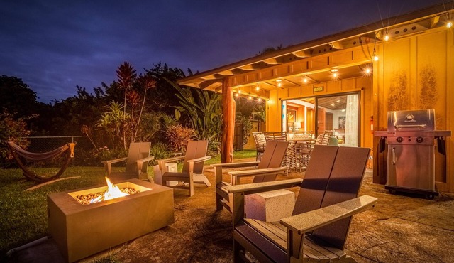 Aolani Coffee Cottage w/ Ocean Views & AC!